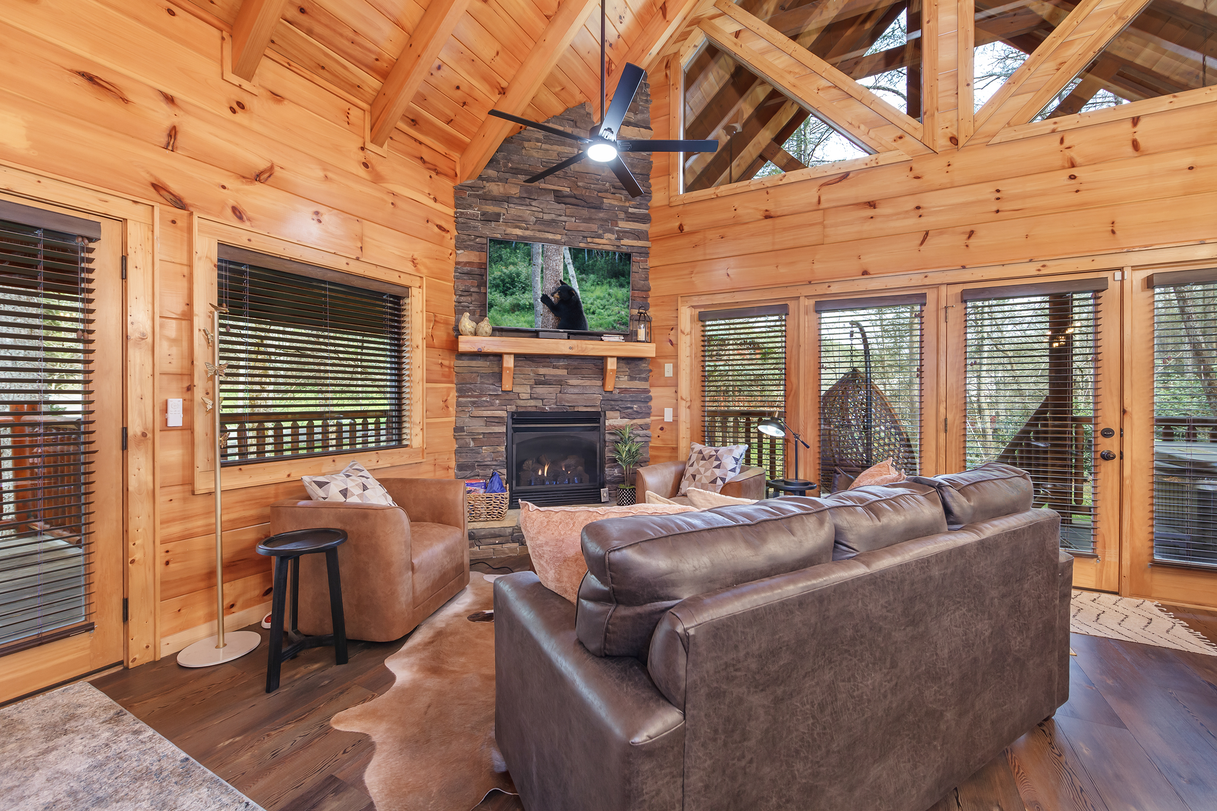 Sevierville, Tennessee, 37862, United States, 1 Bedroom Bedrooms, ,2 BathroomsBathrooms,Residential,For Sale,1979555