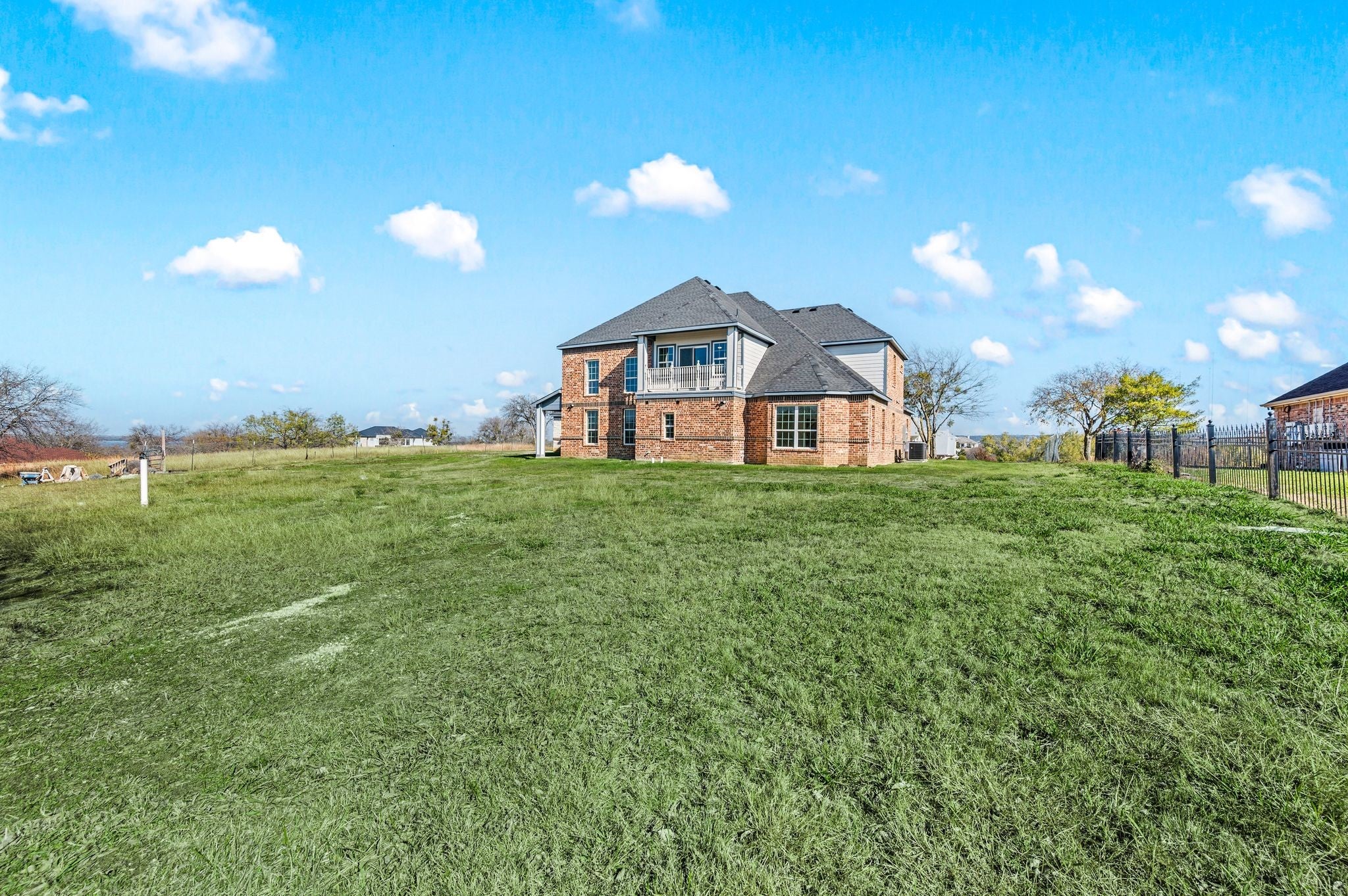 Grand Prairie, Texas, 75104, United States, 5 Bedrooms Bedrooms, ,5 BathroomsBathrooms,Residential,For Sale,2005426