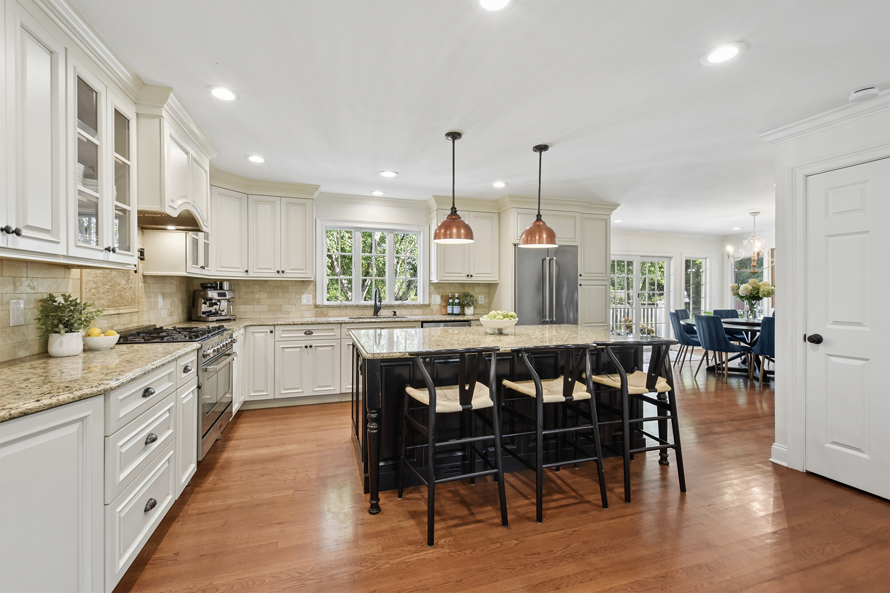  Immaculate Custom Colonial Located on a Traditional Country Setting - 物件實景