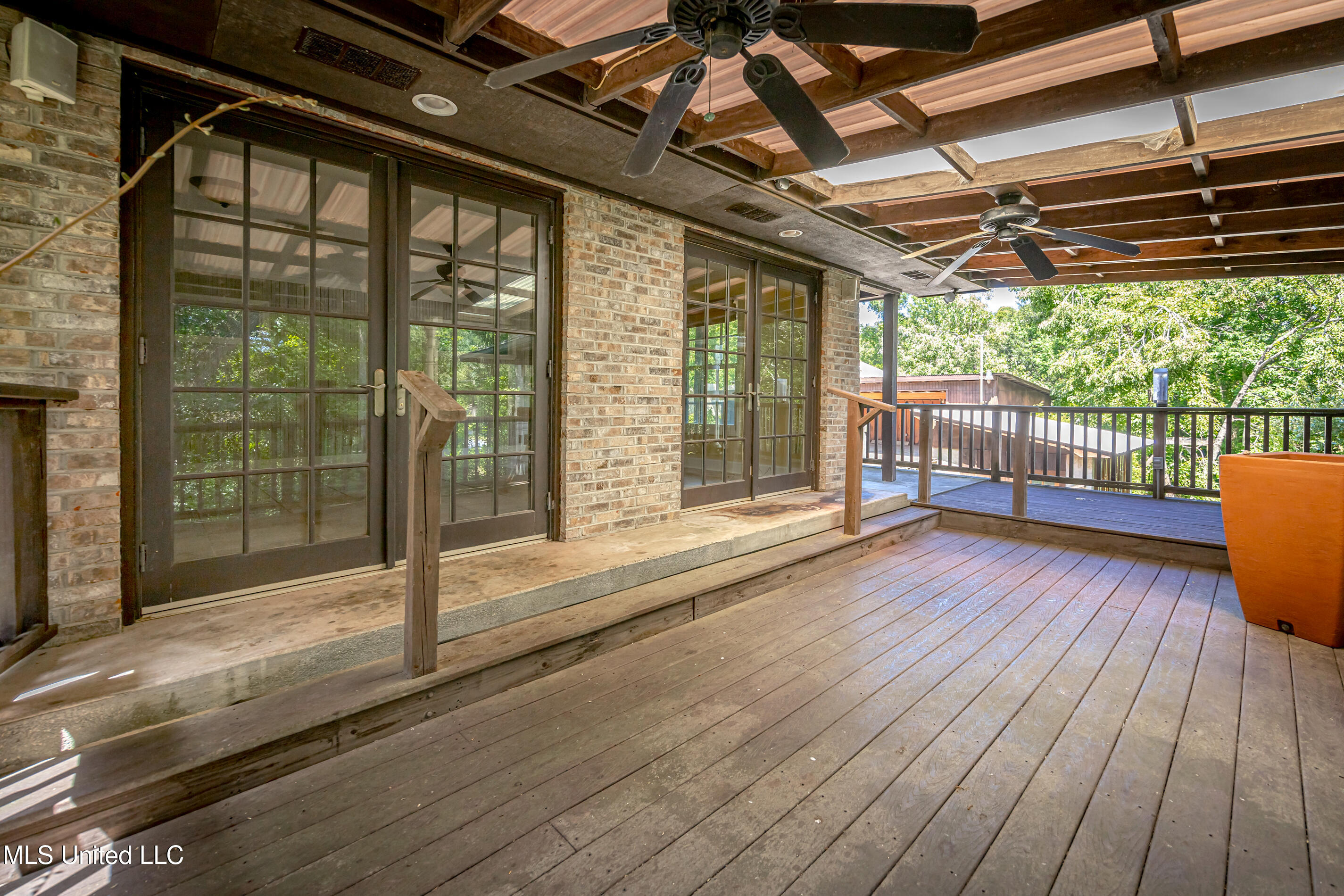 Ocean Springs, Mississippi, 39564, United States, 3 Bedrooms Bedrooms, ,3 BathroomsBathrooms,Residential,For Sale,1903607