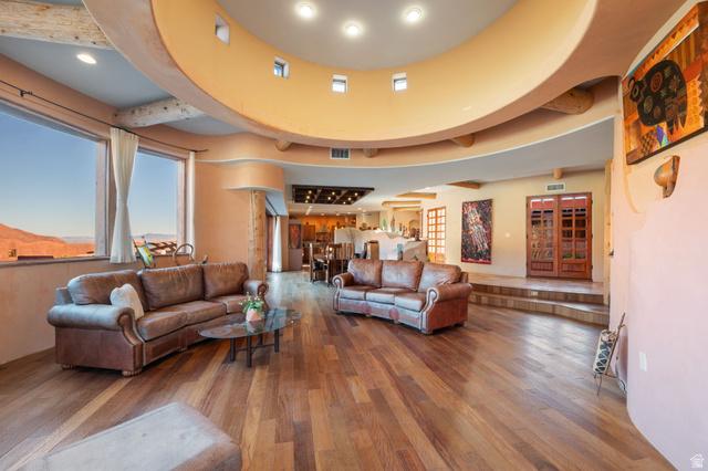 Ivins, Utah, 84738, United States, 3 Bedrooms Bedrooms, ,3 BathroomsBathrooms,Residential,For Sale,2048835