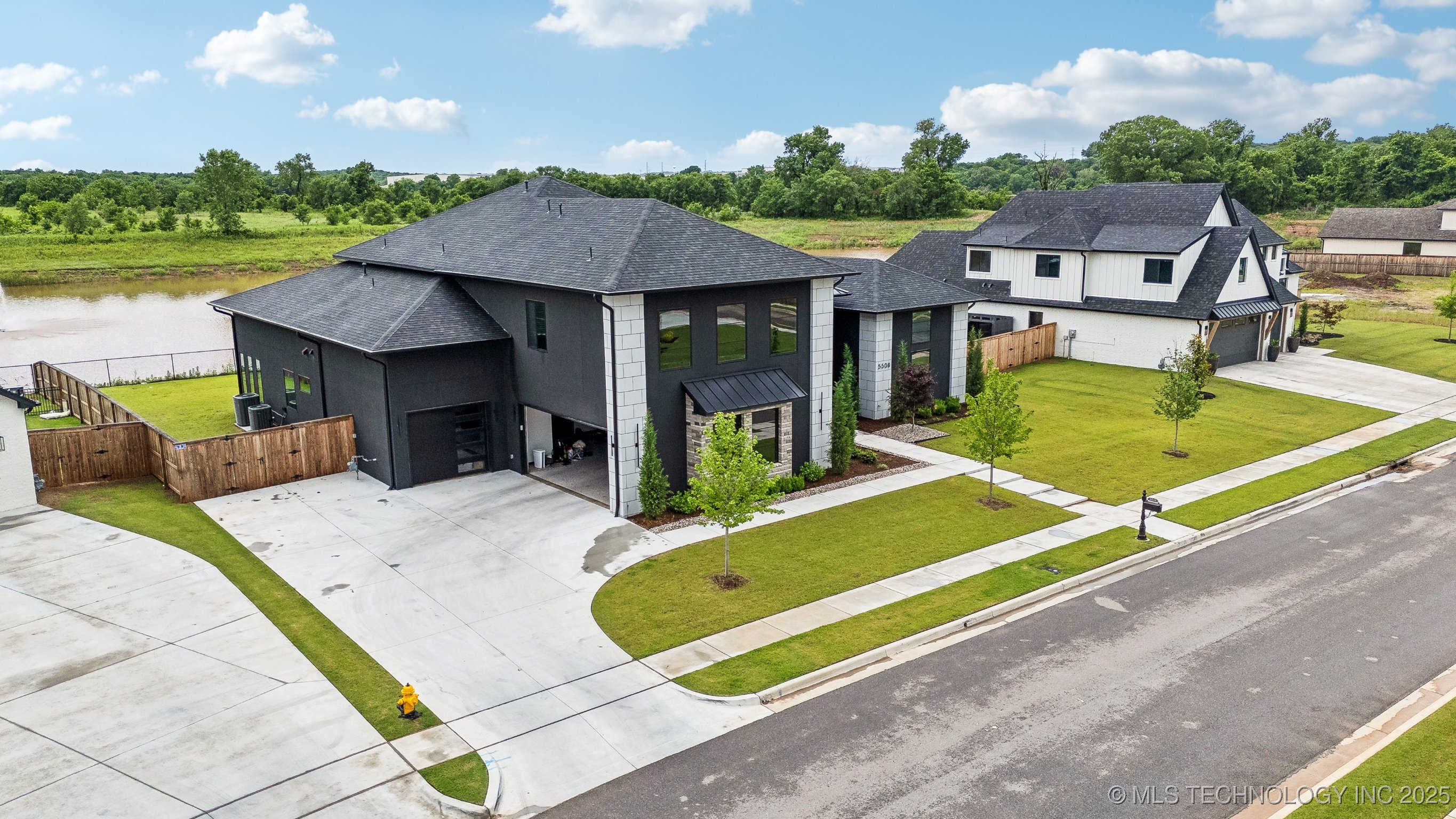 Bixby, Oklahoma, 74008, United States, 5 Bedrooms Bedrooms, ,5 BathroomsBathrooms,Residential,For Sale,1838867