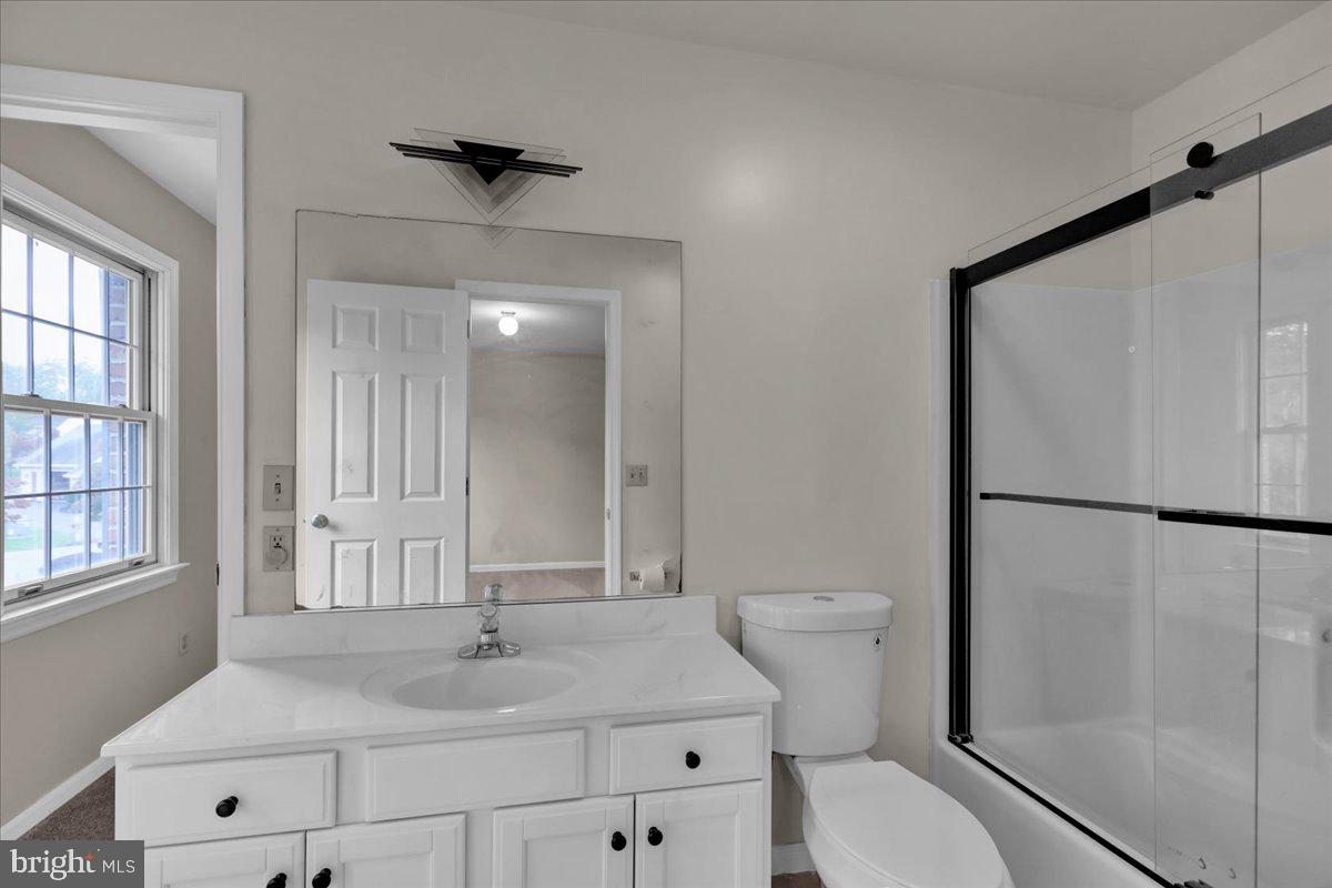 Lebanon, Pennsylvania, 17042, United States, 5 Bedrooms Bedrooms, ,4 BathroomsBathrooms,Residential,For Sale,1965418