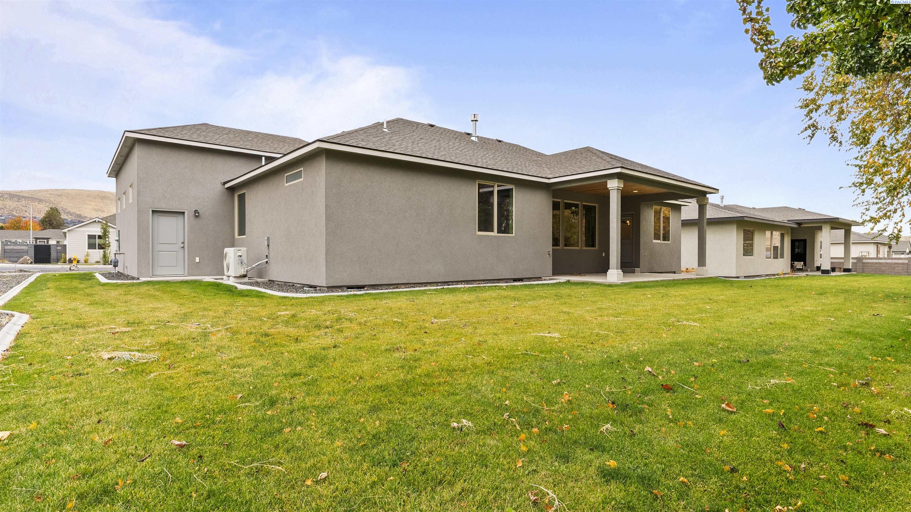 Richland, Washington, 99352, United States, 3 Bedrooms Bedrooms, ,2 BathroomsBathrooms,Residential,For Sale,1991742