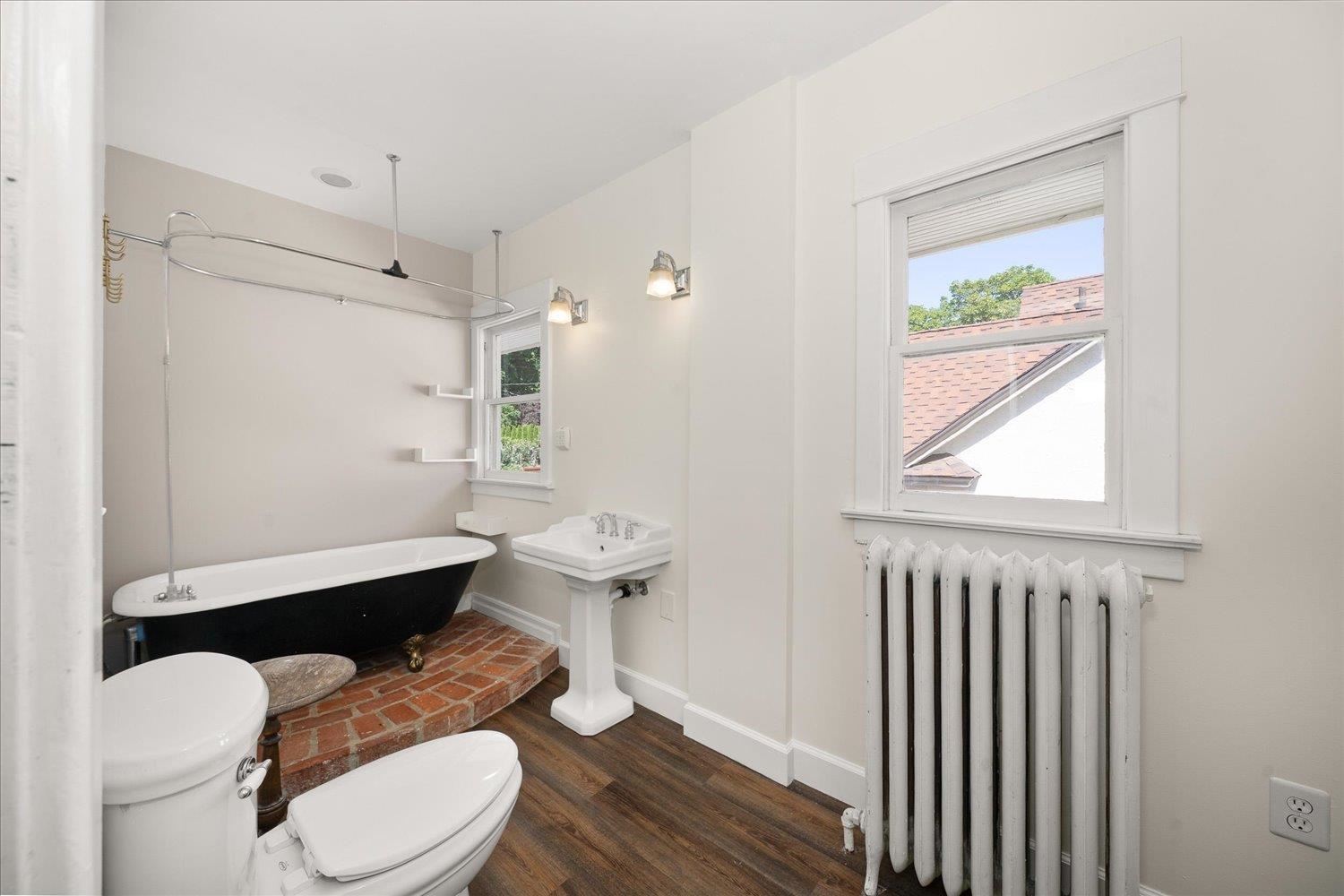 Spokane, Washington, 99204, United States, 4 Bedrooms Bedrooms, ,3 BathroomsBathrooms,Residential,For Sale,2001174