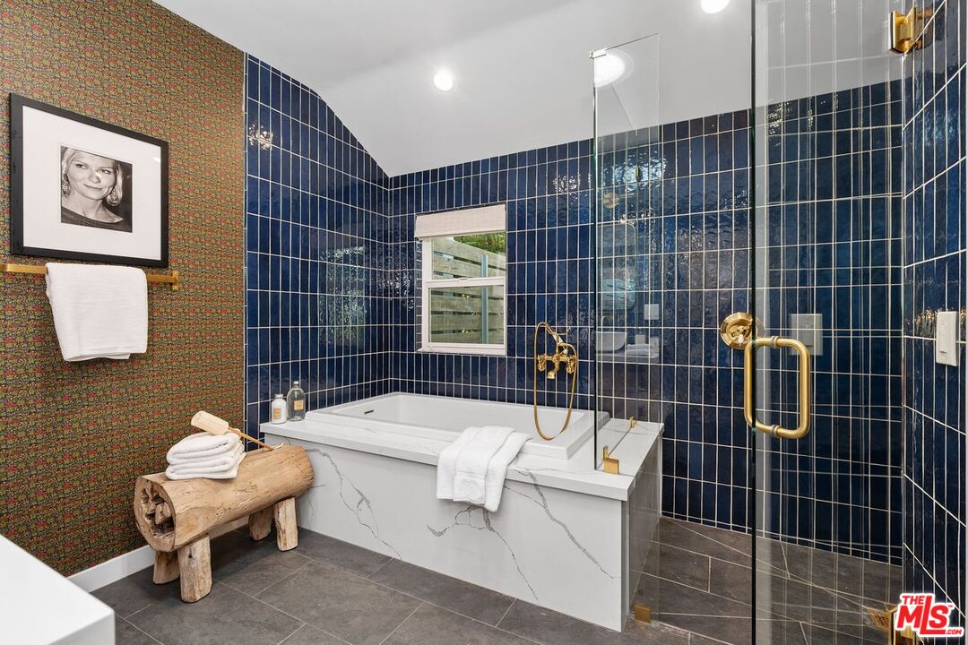Los Angeles, California, 90064, United States, 3 Bedrooms Bedrooms, ,4 BathroomsBathrooms,Residential,For Sale,1940581