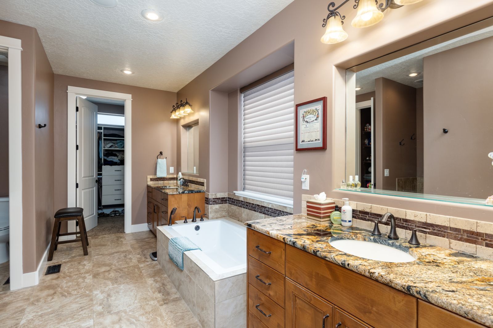 Elko, Nevada, 89801, United States, 3 Bedrooms Bedrooms, ,3 BathroomsBathrooms,Residential,For Sale,1696965