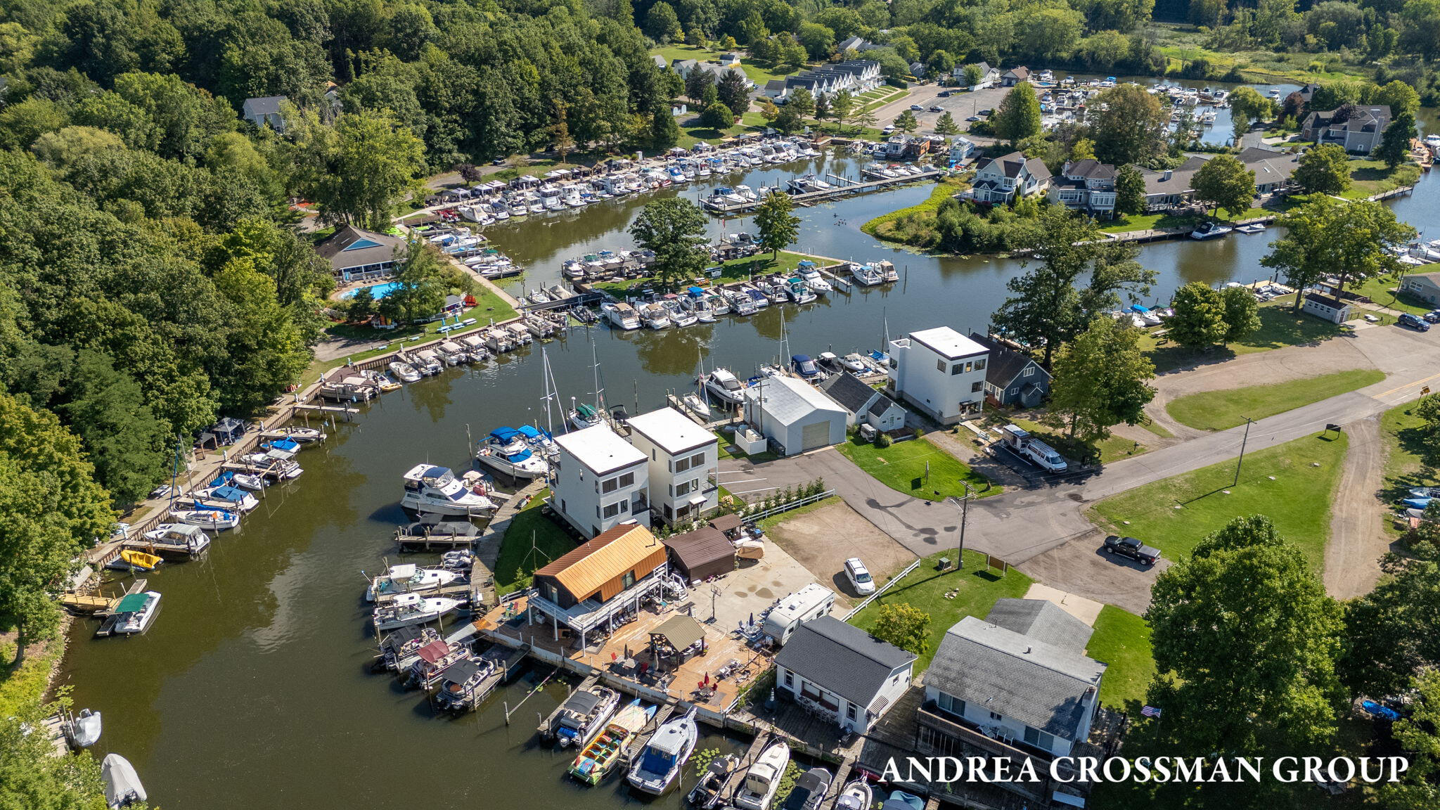 South Haven, Michigan, 49090, United States, 3 Bedrooms Bedrooms, ,3 BathroomsBathrooms,Residential,For Sale,1987512