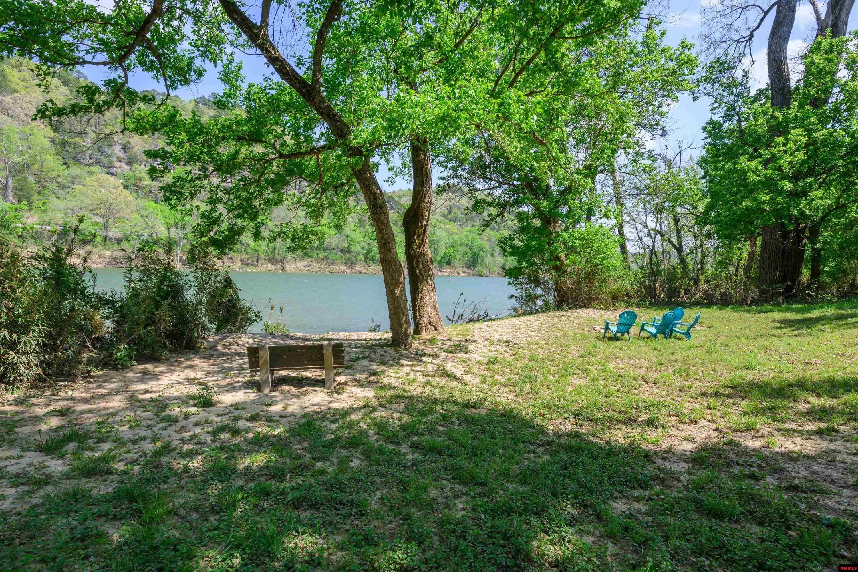 Norfork, Arkansas, 72658, United States, 3 Bedrooms Bedrooms, ,3 BathroomsBathrooms,Residential,For Sale,1921942