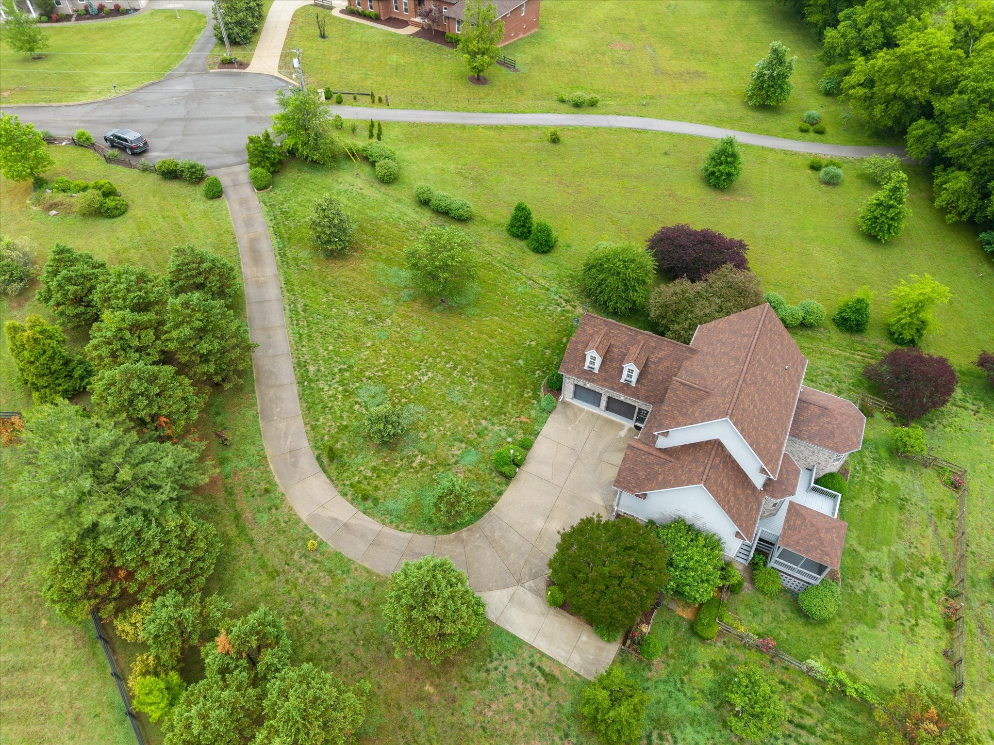  2216 Twin Peaks Ct, Spring Hill, TN, 37174 - 物件實景