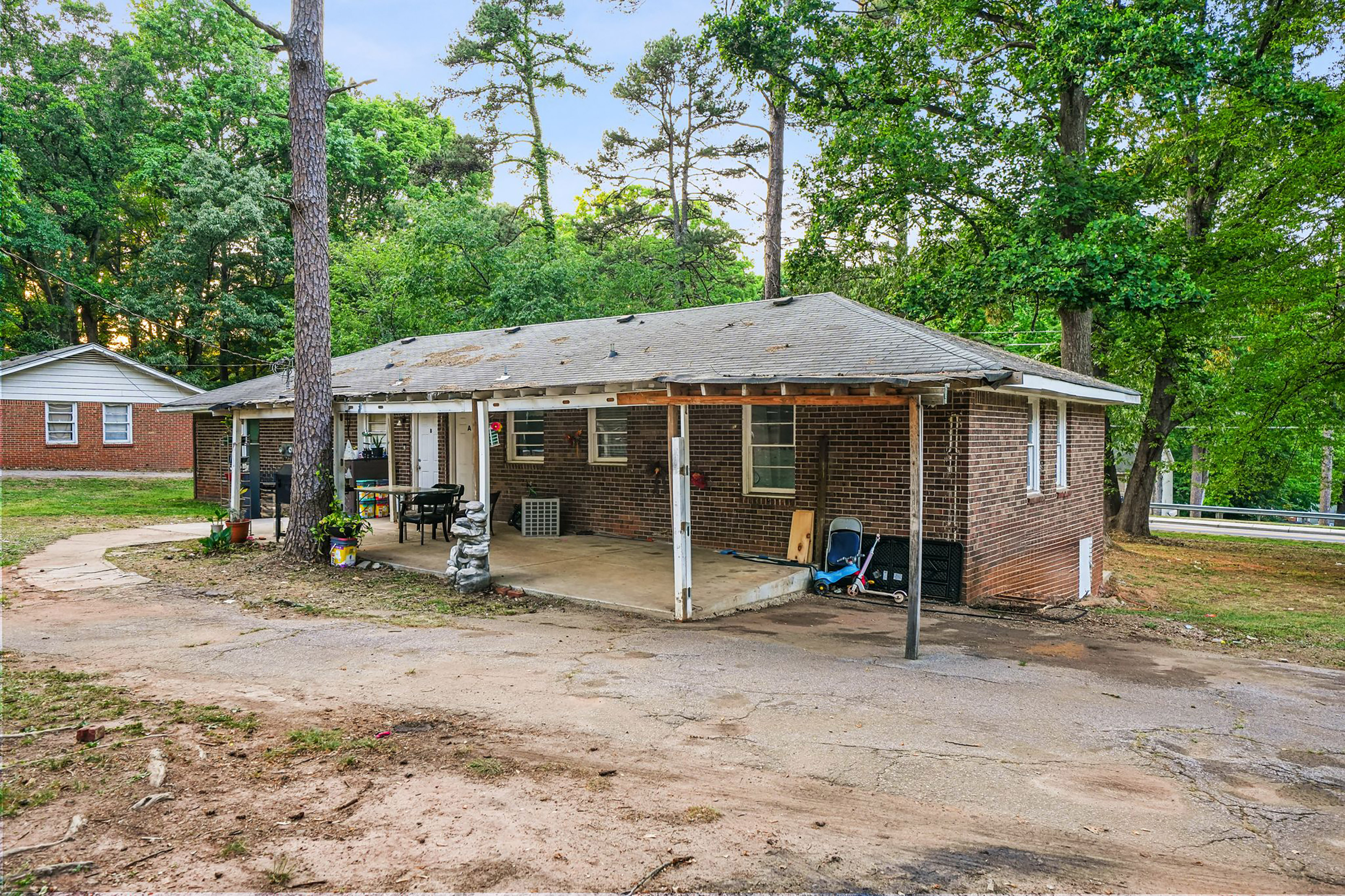  Income-Producing Duplex - 物件實景