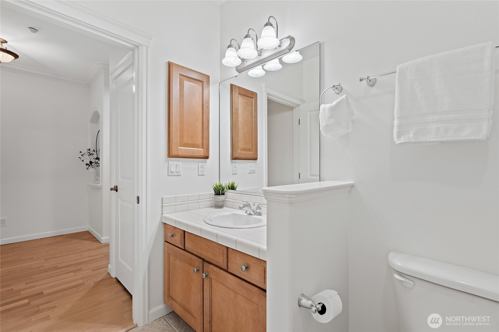 Tacoma, Washington, 98405, United States, 2 Bedrooms Bedrooms, ,2 BathroomsBathrooms,Residential,For Sale,2003445