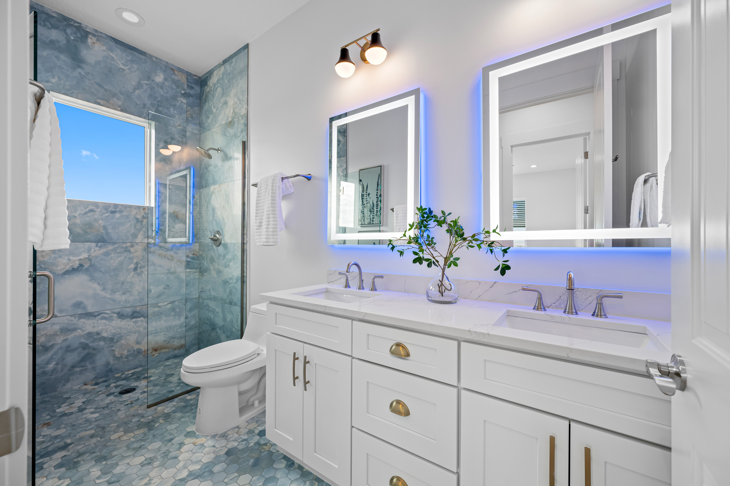 Madeira Beach, Florida, 33708, United States, 6 Bedrooms Bedrooms, ,6 BathroomsBathrooms,Residential,For Sale,1988521