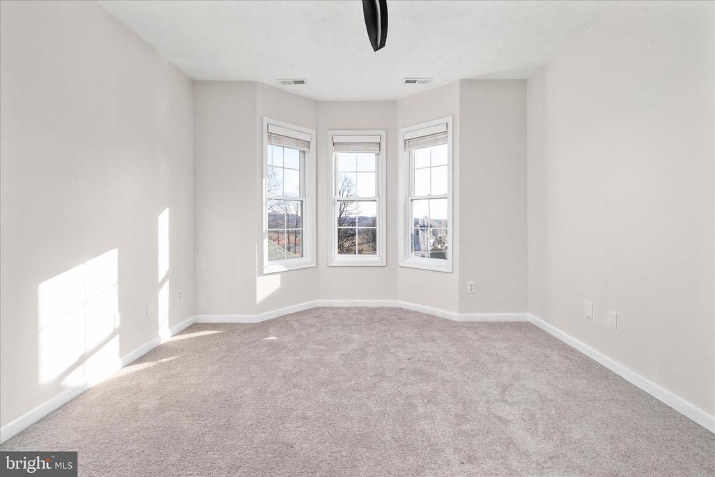 Winchester, Virginia, 22602, United States, 5 Bedrooms Bedrooms, ,5 BathroomsBathrooms,Residential,For Sale,2039774