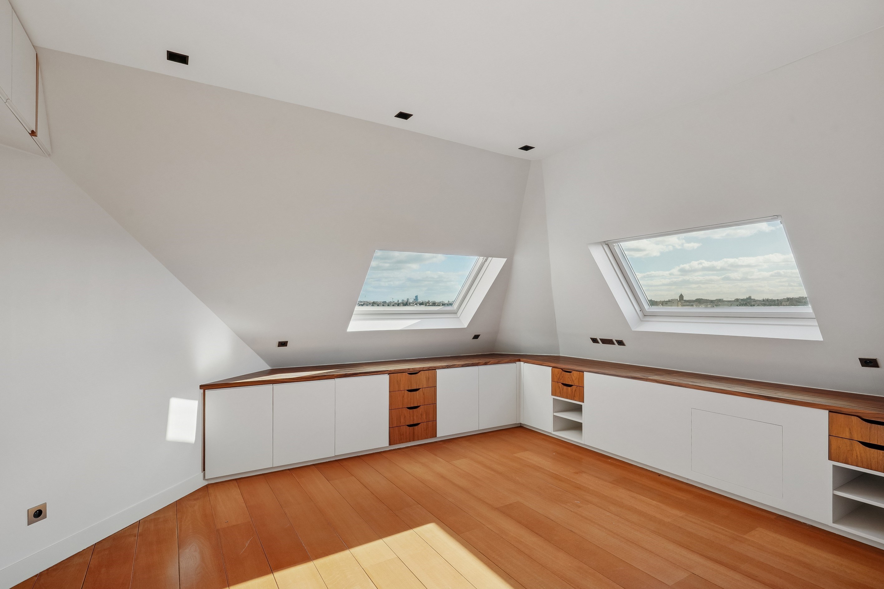  FOR SALE - Top floor apartment - 1 bedroom - Views over PARIS - Varenne - Matig… - 物件實景