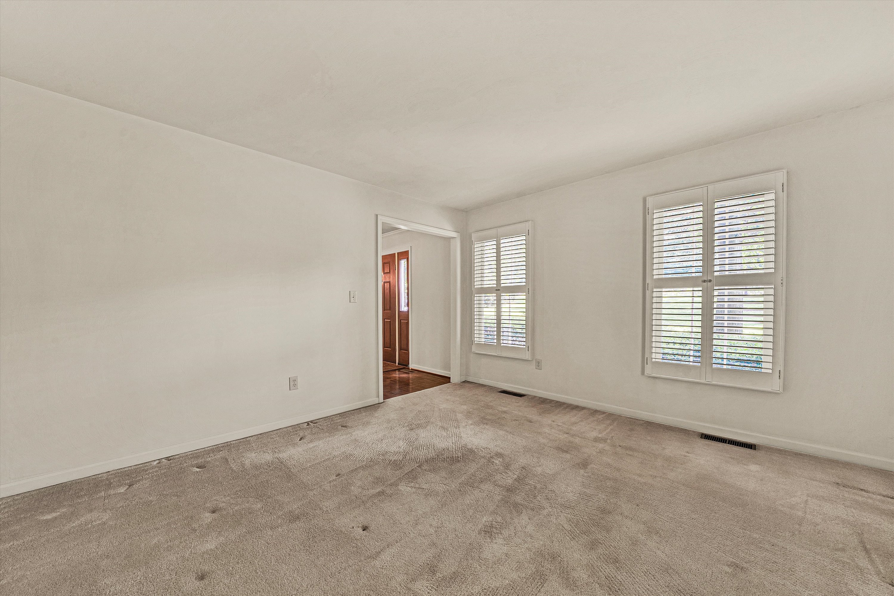 Bedford, Virginia, 24523, United States, 4 Bedrooms Bedrooms, ,4 BathroomsBathrooms,Residential,For Sale,1914324