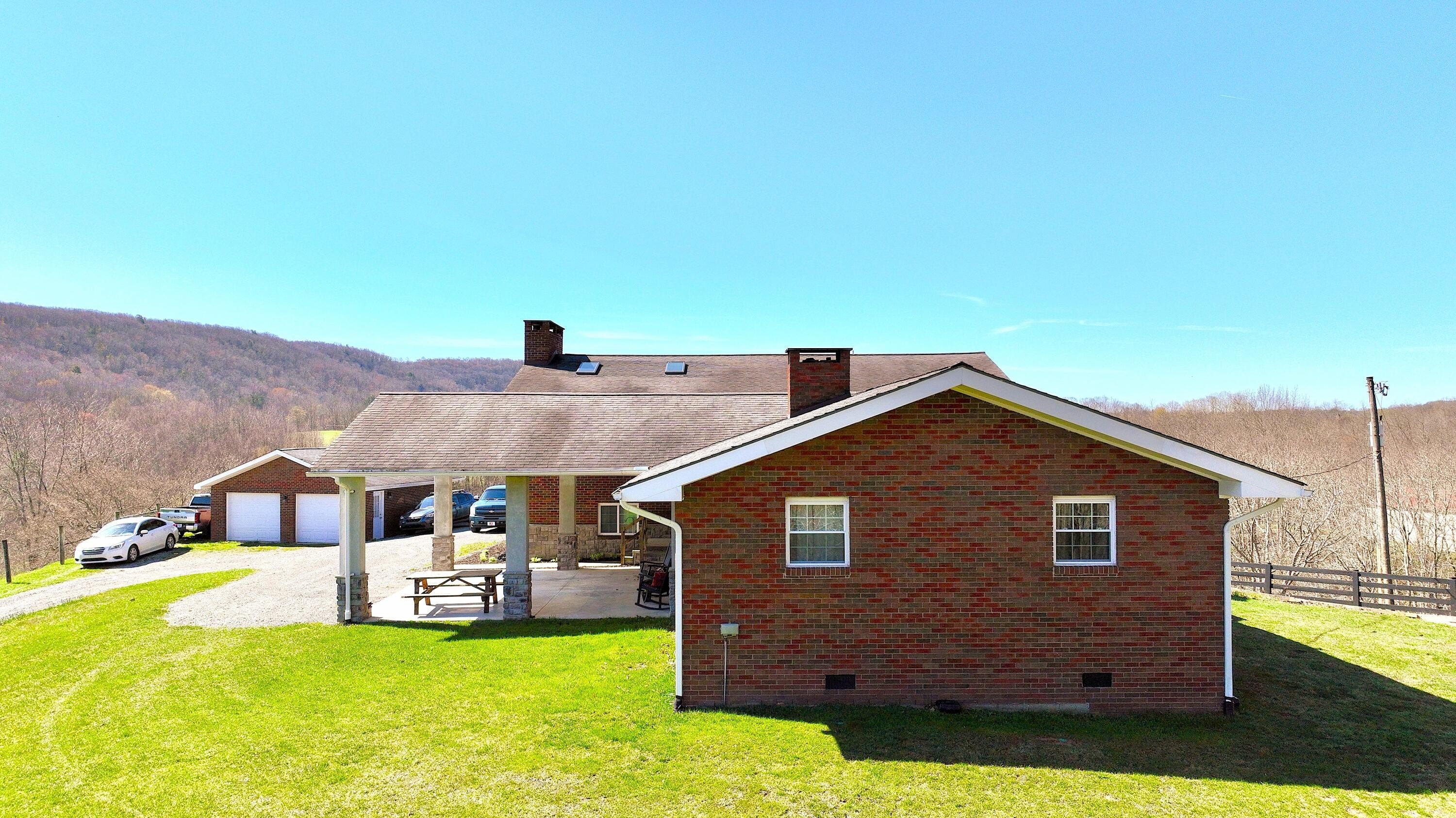 Hillsboro, West Virginia, 24946, United States, 4 Bedrooms Bedrooms, ,3 BathroomsBathrooms,Residential,For Sale,1786403