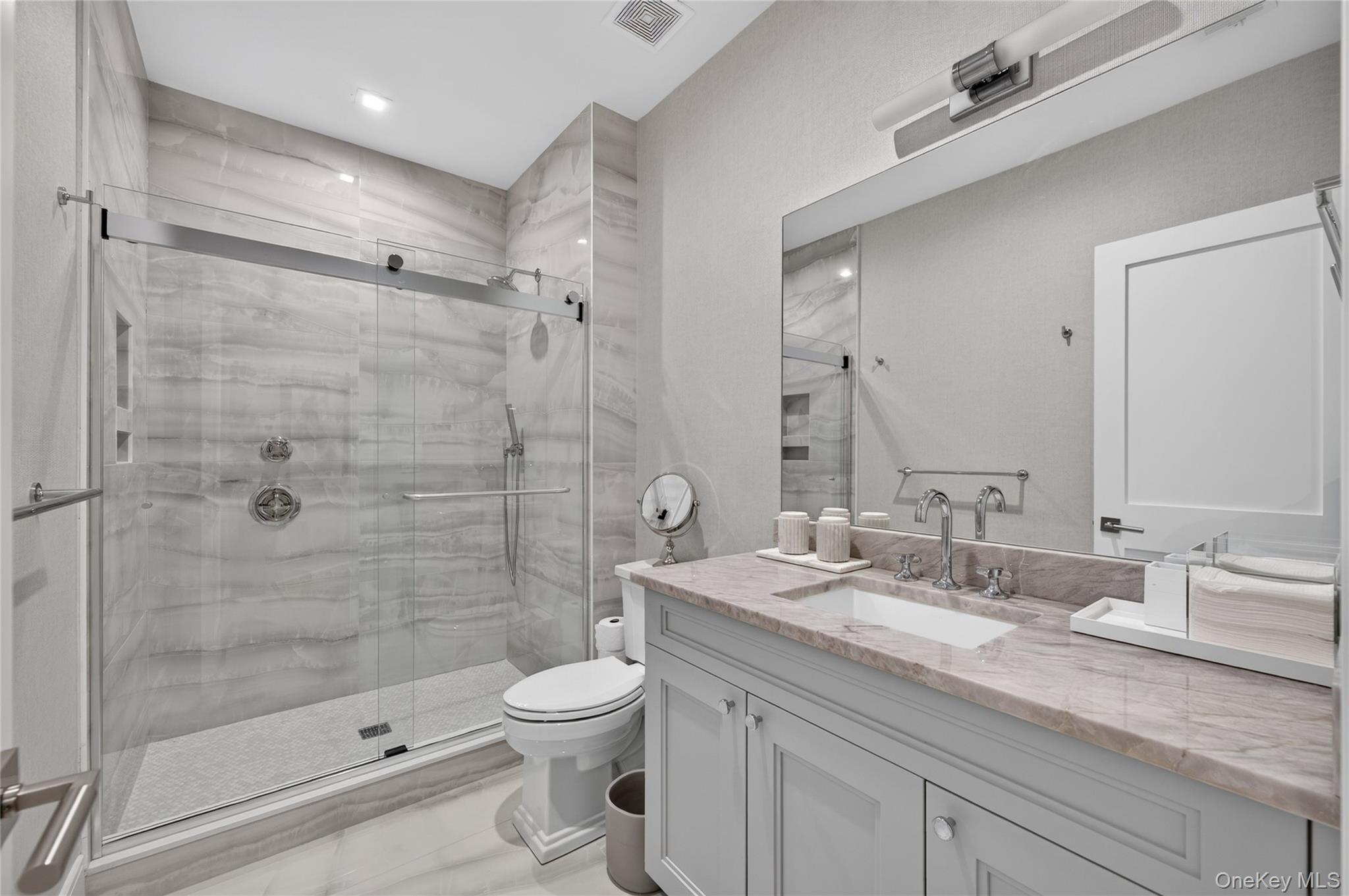  63 Three Ponds Lane W, Woodbury, NY, 11797 - 物件實景