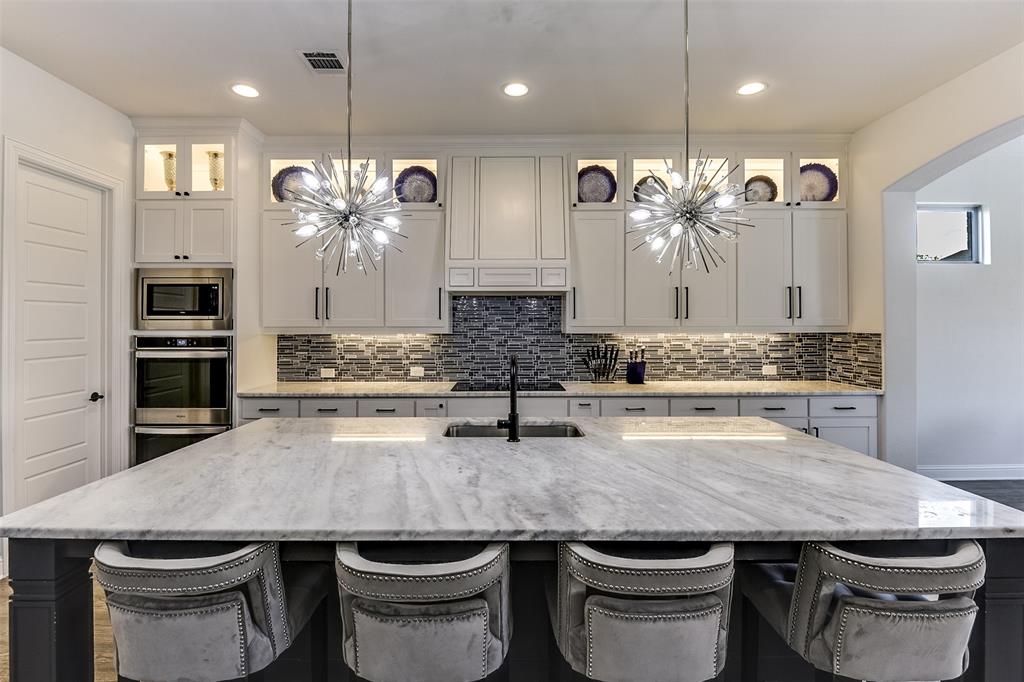 Mansfield, Texas, 76063, United States, 4 Bedrooms Bedrooms, ,4 BathroomsBathrooms,Residential,For Sale,1977903