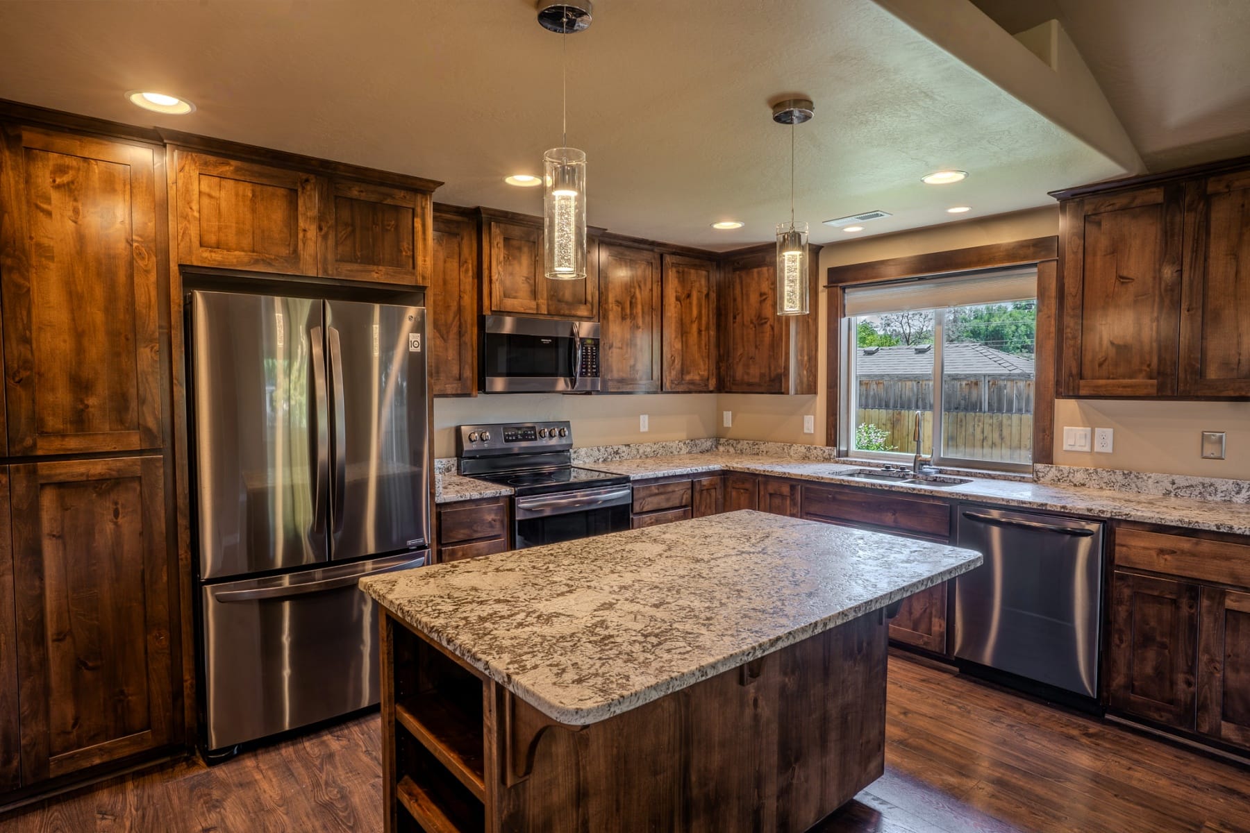  2196 Crestbrook Road Medford, OR 97504 - 物件實景