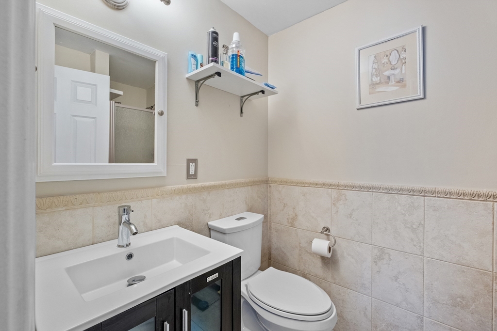 Derry, New Hampshire, 03038, United States, 3 Bedrooms Bedrooms, ,3 BathroomsBathrooms,Residential,For Sale,1928309