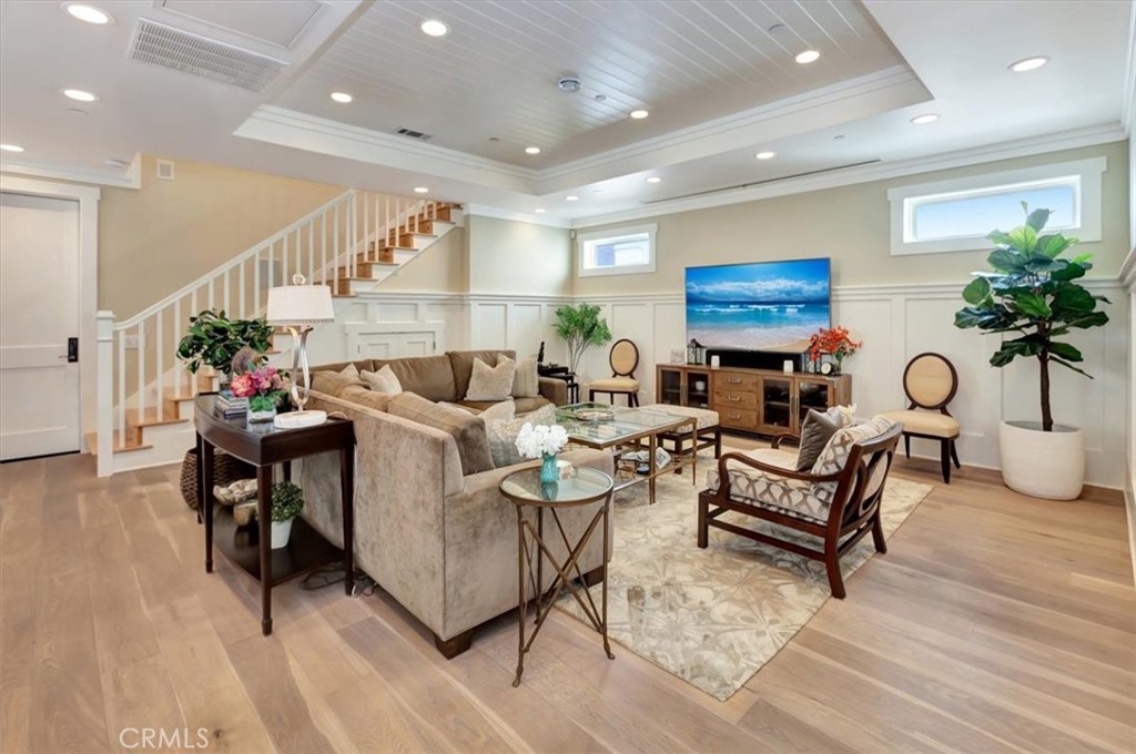 Long Beach, California, 90803, United States, 5 Bedrooms Bedrooms, ,4 BathroomsBathrooms,Residential,For Sale,1916985