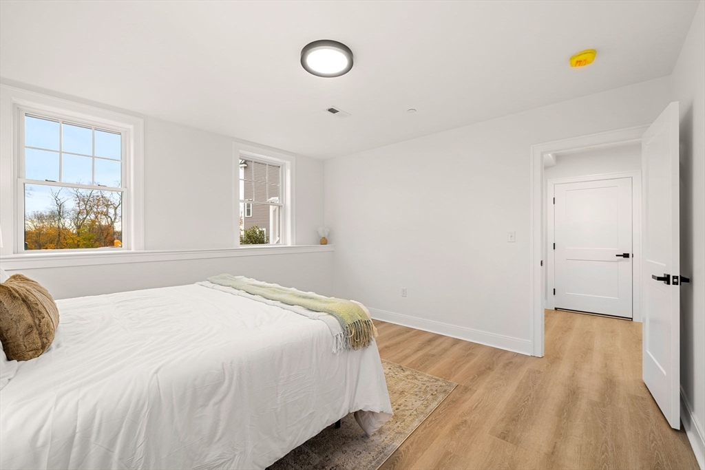 Haverhill, Massachusetts, 01830, United States, 4 Bedrooms Bedrooms, ,4 BathroomsBathrooms,Residential,For Sale,1993462