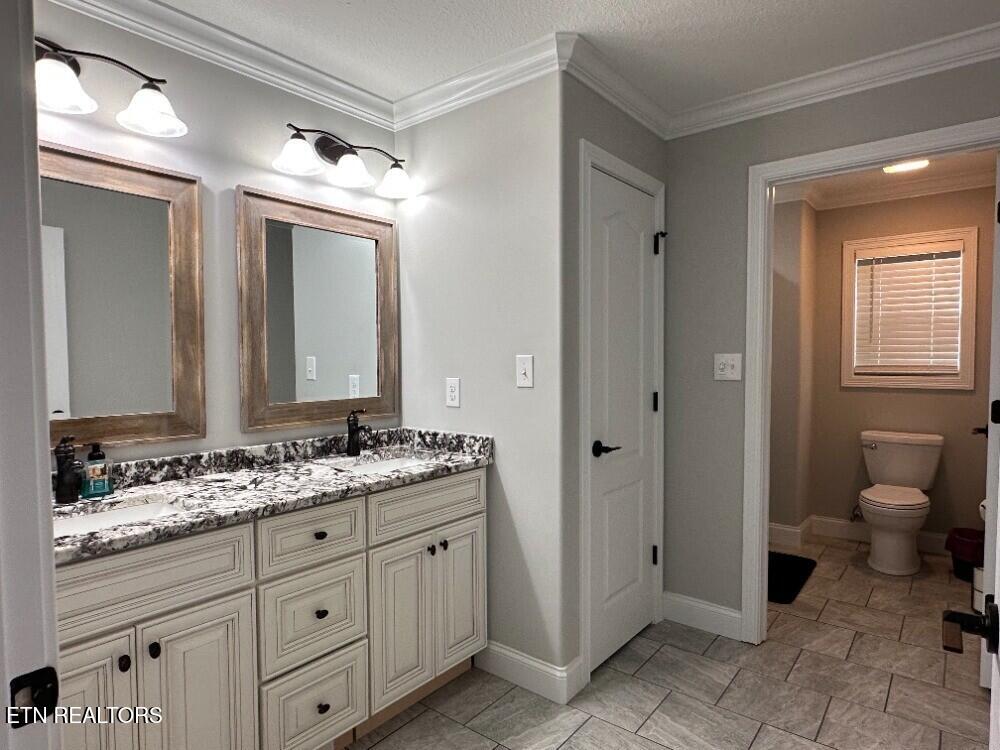 Maryville, Tennessee, 37804, United States, 5 Bedrooms Bedrooms, ,3 BathroomsBathrooms,Residential,For Sale,1927835