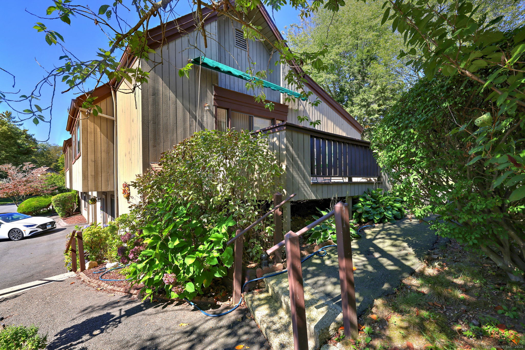 Stratford, Connecticut, 06614, United States, 1 Bedroom Bedrooms, ,3 BathroomsBathrooms,Residential,For Sale,1954891