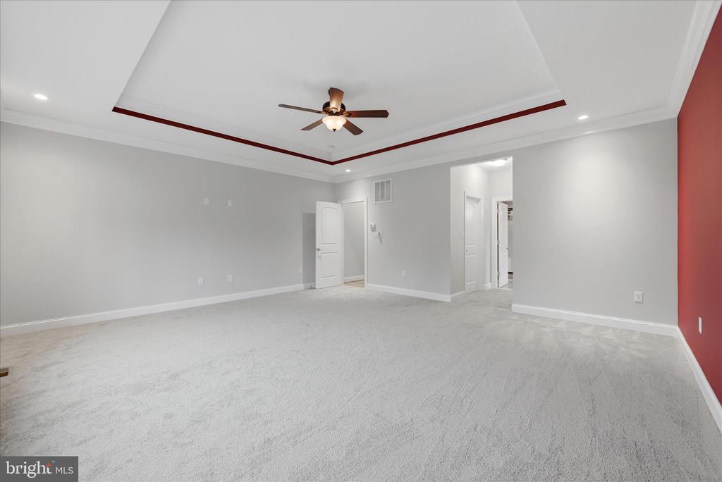 Winchester, Virginia, 22602, United States, 6 Bedrooms Bedrooms, ,5 BathroomsBathrooms,Residential,For Sale,2032756