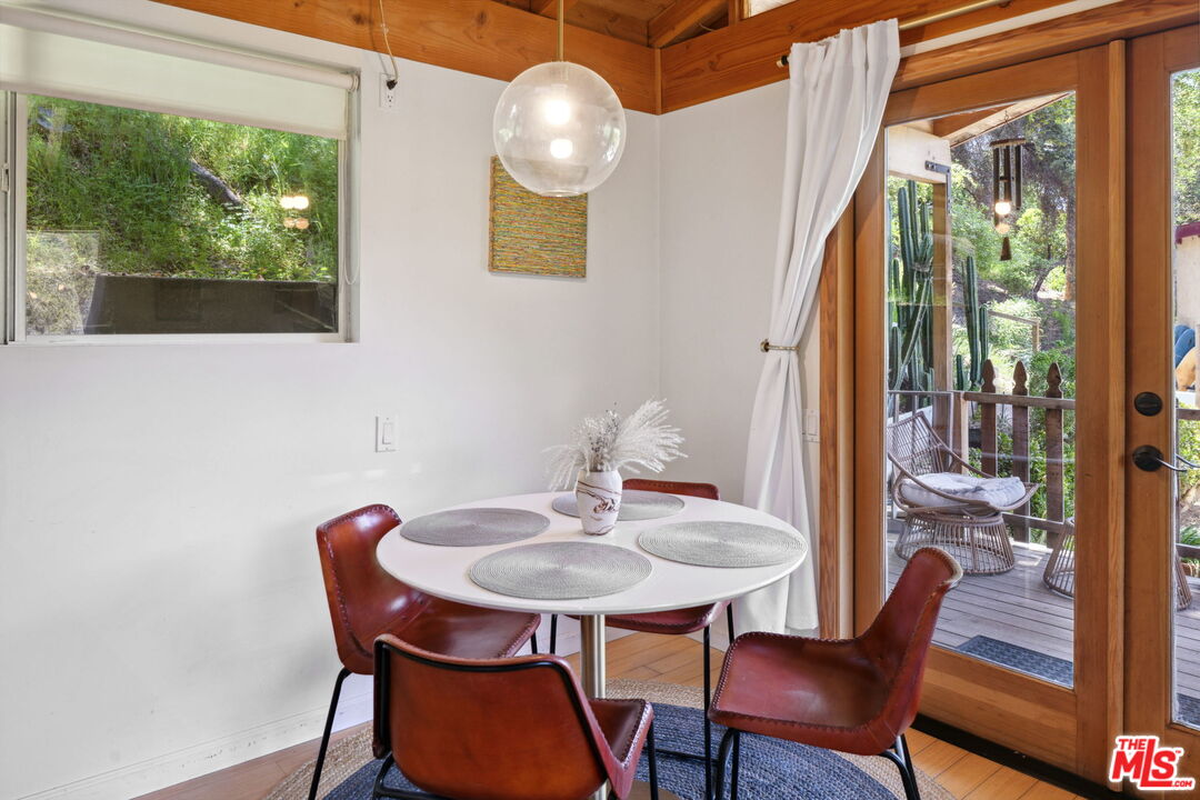 Topanga, California, 90290, United States, 4 Bedrooms Bedrooms, ,3 BathroomsBathrooms,Residential,For Sale,1795536