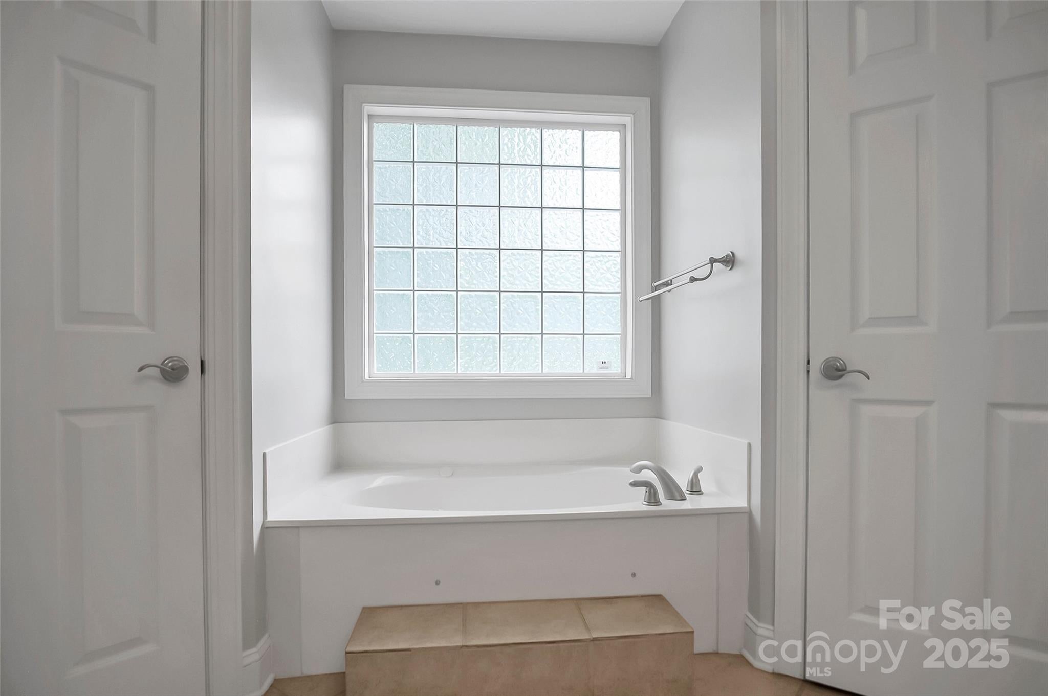 Cherryville, North Carolina, 28021, United States, 3 Bedrooms Bedrooms, ,3 BathroomsBathrooms,Residential,For Sale,1885225