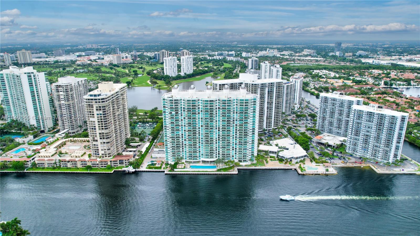 Aventura, Florida, 33180, United States, 2 Bedrooms Bedrooms, ,2 BathroomsBathrooms,Residential,For Sale,1897536