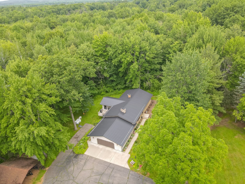 Wausau, Wisconsin, 54401, United States, 3 Bedrooms Bedrooms, ,3 BathroomsBathrooms,Residential,For Sale,1874102