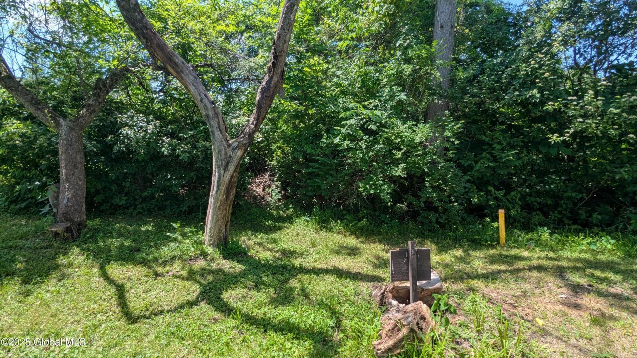 Gloversville, New York, 12078, United States, 2 Bedrooms Bedrooms, ,1 BathroomBathrooms,Residential,For Sale,1876319