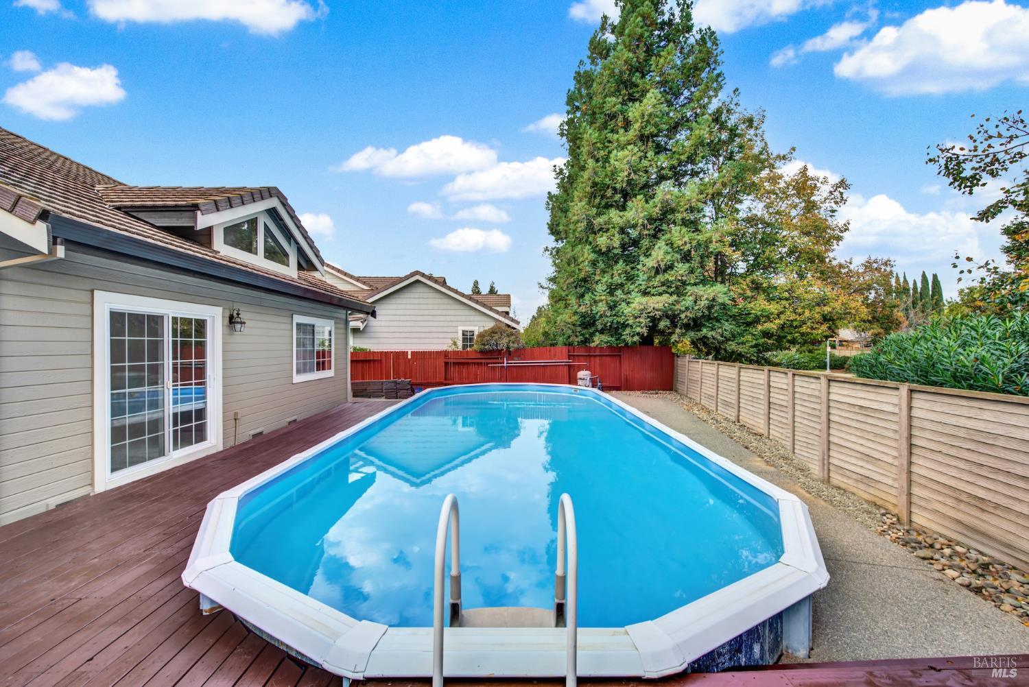 Dixon, California, 95620, United States, 5 Bedrooms Bedrooms, ,3 BathroomsBathrooms,Residential,For Sale,1992877