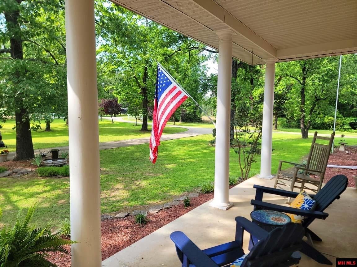 Mountain Home, Arkansas, 72653, United States, 4 Bedrooms Bedrooms, ,5 BathroomsBathrooms,Residential,For Sale,1981288