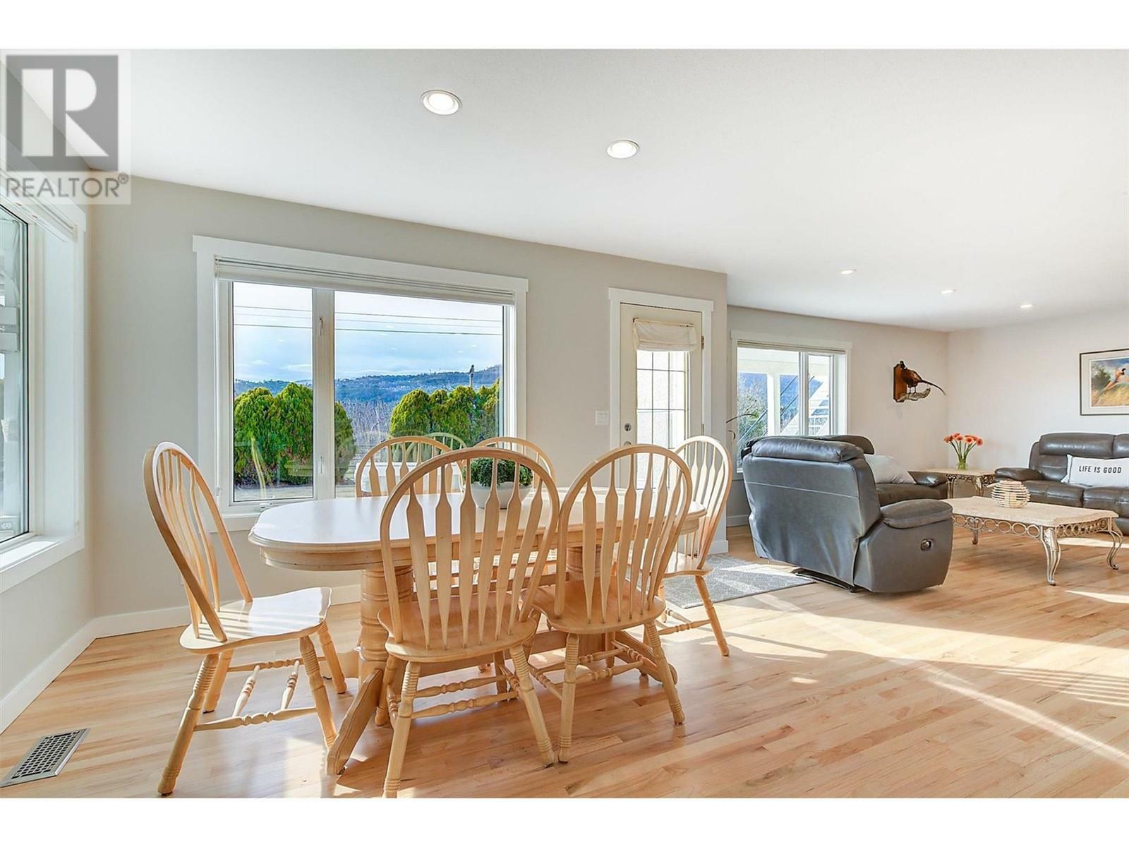 KELOWNA, British Columbia, V1V 2G6, CA, 5 Bedrooms Bedrooms, ,4 BathroomsBathrooms,Residential,For Sale,1838438