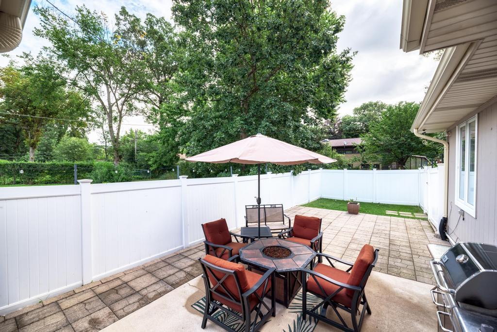 Wood Dale, Illinois, 60191, United States, 4 Bedrooms Bedrooms, ,3 BathroomsBathrooms,Residential,For Sale,1944958