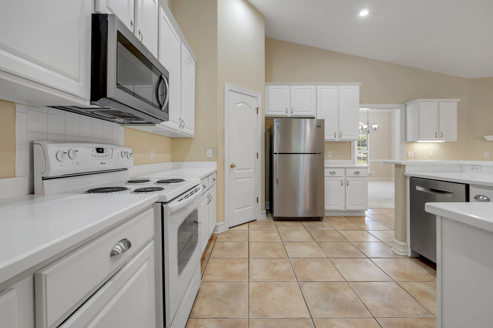 Tallahassee, Florida, 32312, United States, 4 Bedrooms Bedrooms, ,3 BathroomsBathrooms,Residential,For Sale,1966358