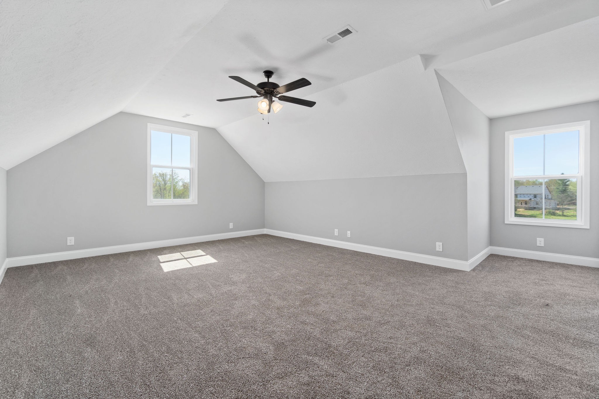 Southside, Tennessee, 37171, United States, 3 Bedrooms Bedrooms, ,3 BathroomsBathrooms,Residential,For Sale,1943540