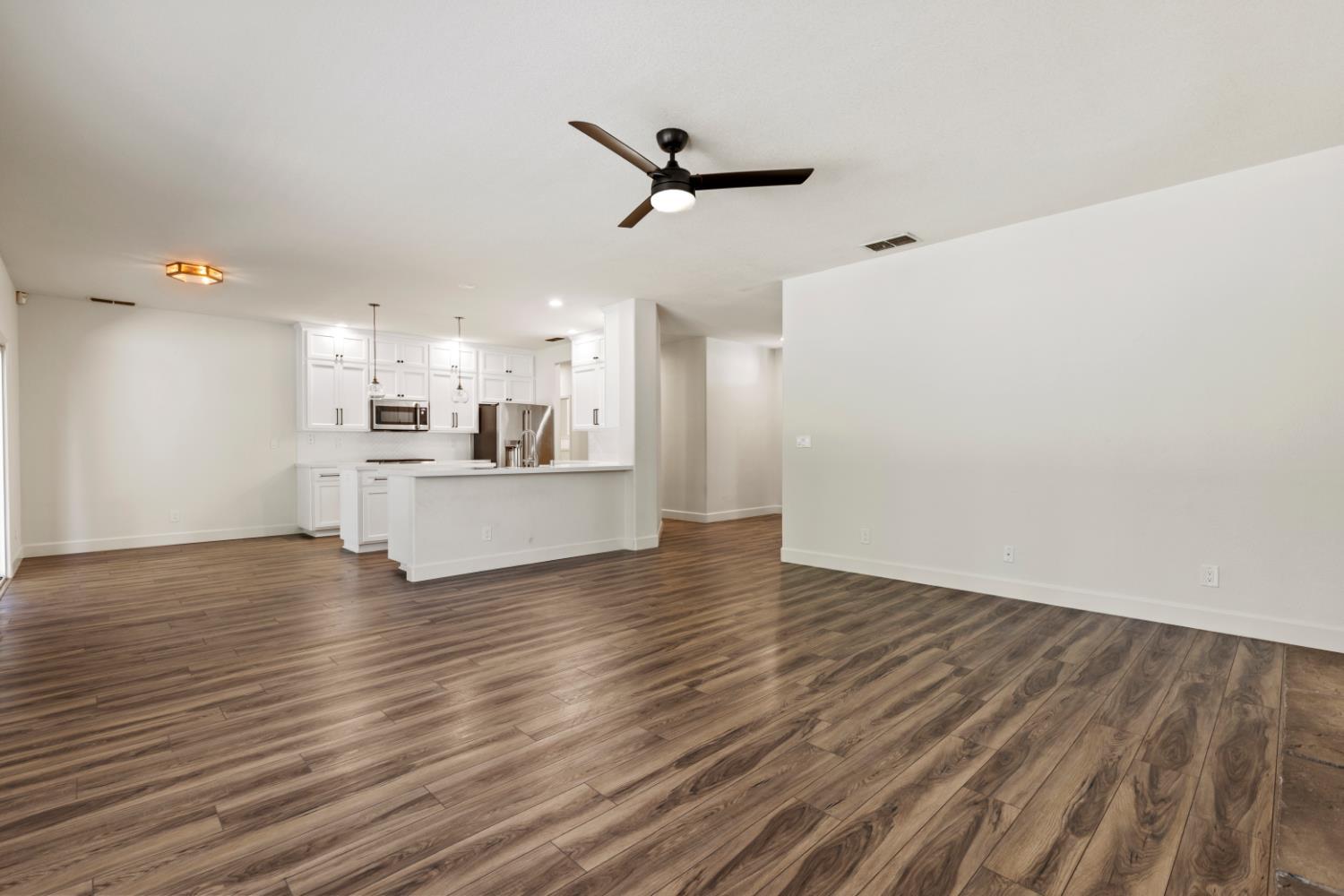 Yuba City, California, 95993, United States, 4 Bedrooms Bedrooms, ,2 BathroomsBathrooms,Residential,For Sale,1981154