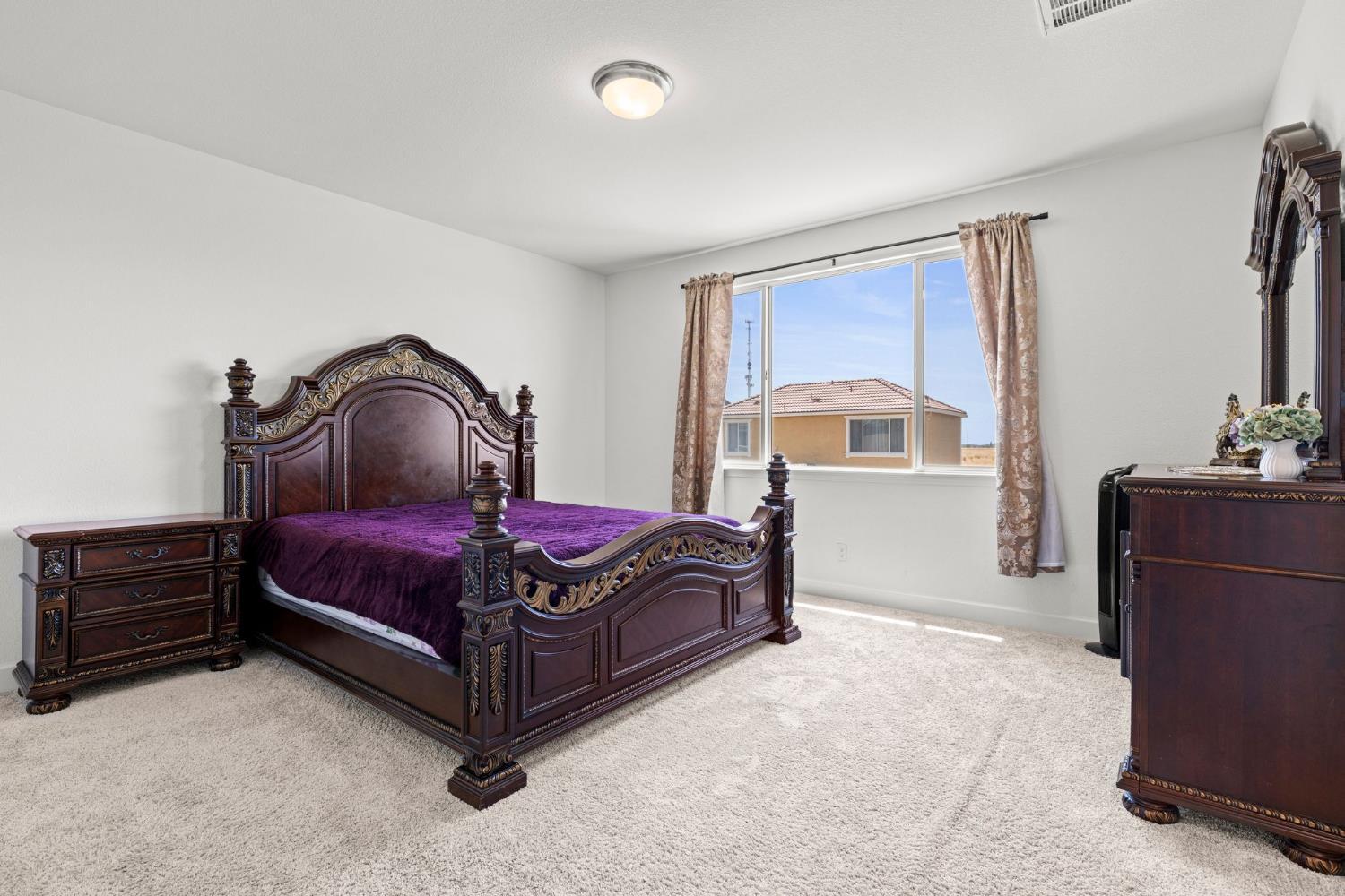 Elk Grove, California, 95757, United States, 4 Bedrooms Bedrooms, ,3 BathroomsBathrooms,Residential,For Sale,1879149