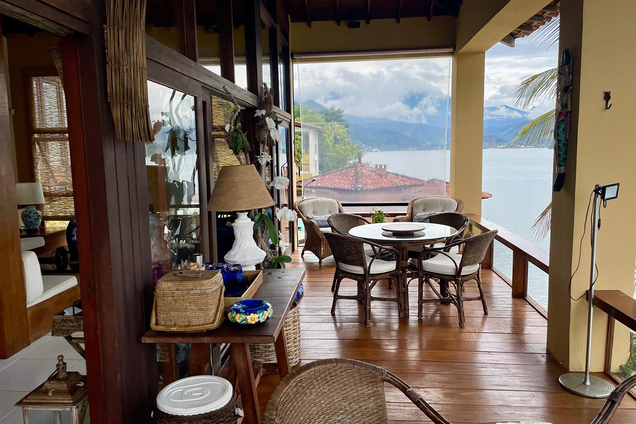  Residence with ocean and mountain views and direct water access - 物件實景