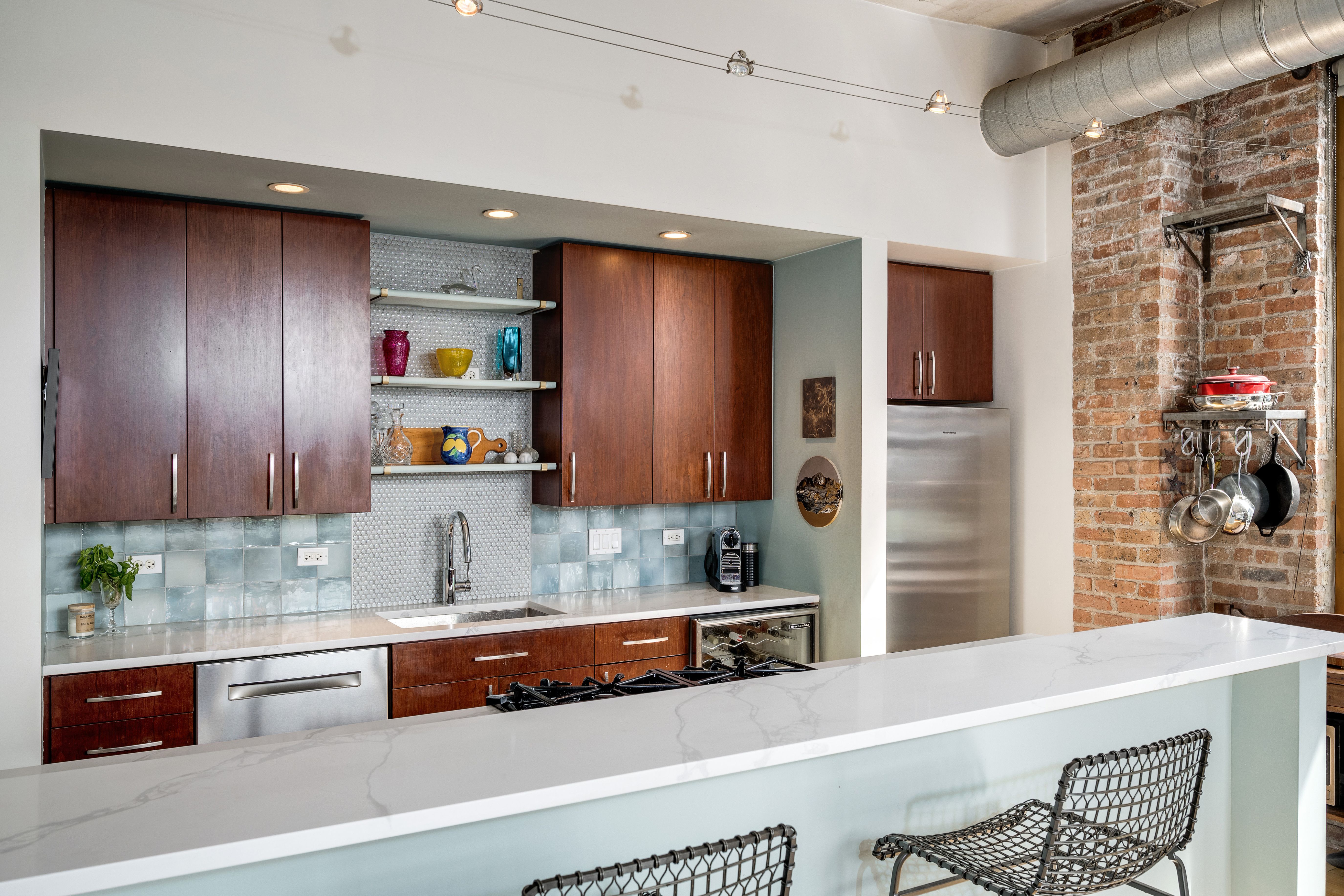  Discover the Charm of this Vibrant Southeast Corner Loft Condo - 物件實景