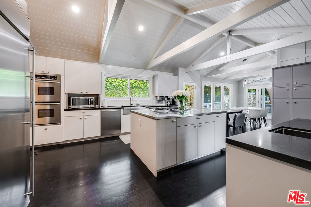 Los Angeles, California, 90077, United States, 5 Bedrooms Bedrooms, ,7 BathroomsBathrooms,Residential,For Sale,1827640