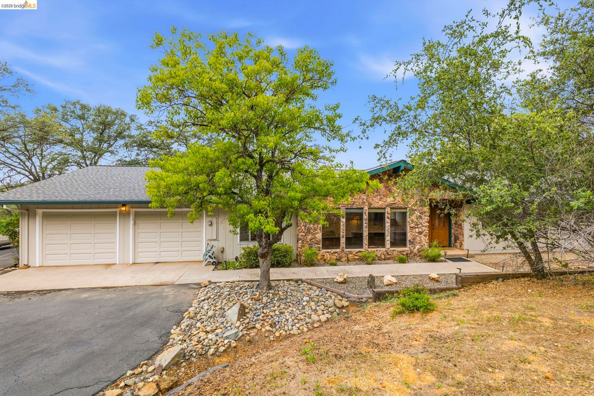 Sonora, California, 95370, United States, 4 Bedrooms Bedrooms, ,2 BathroomsBathrooms,Residential,For Sale,2049184