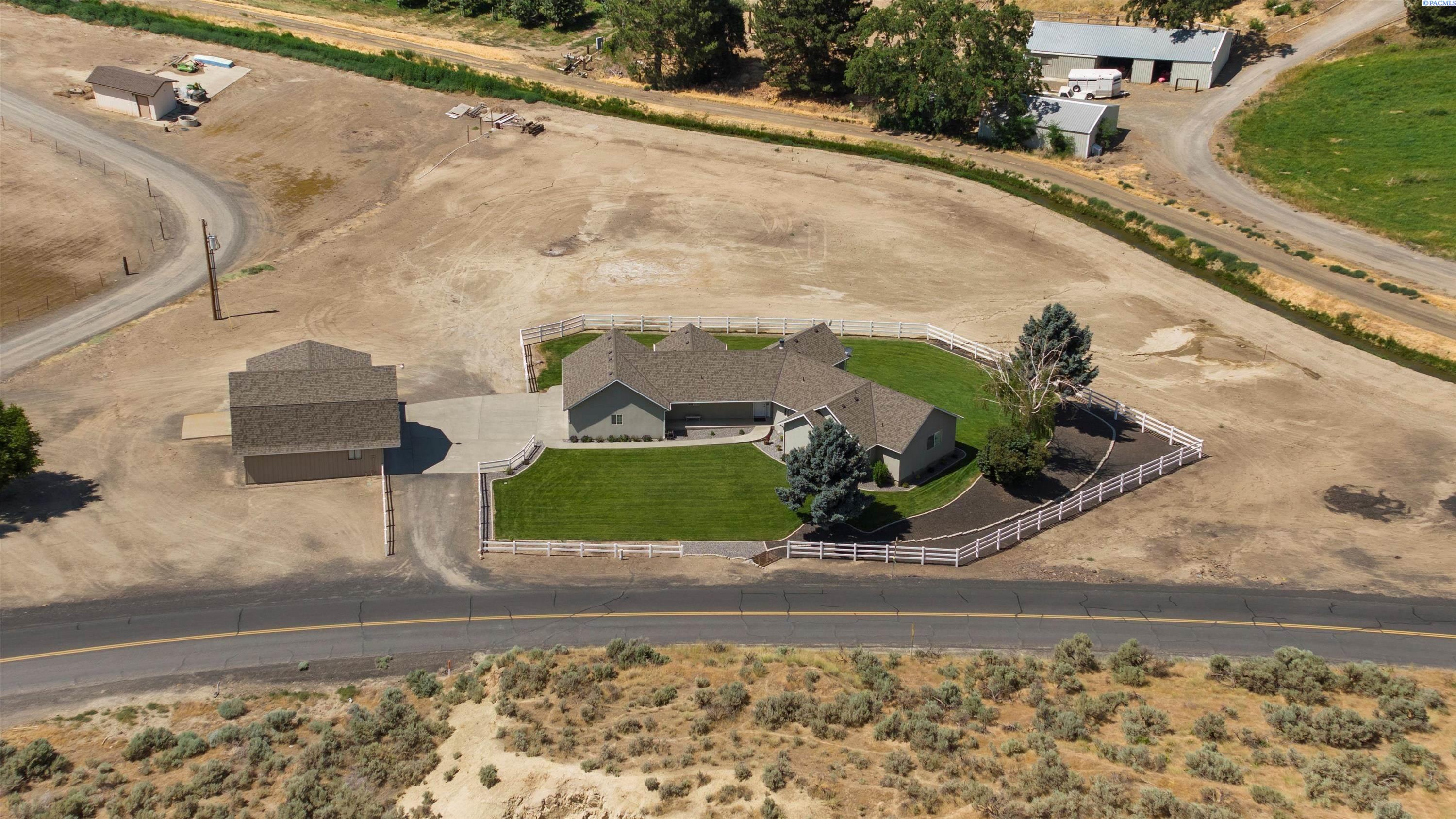 Prosser, Washington, 99350, United States, 3 Bedrooms Bedrooms, ,3 BathroomsBathrooms,Residential,For Sale,1867442