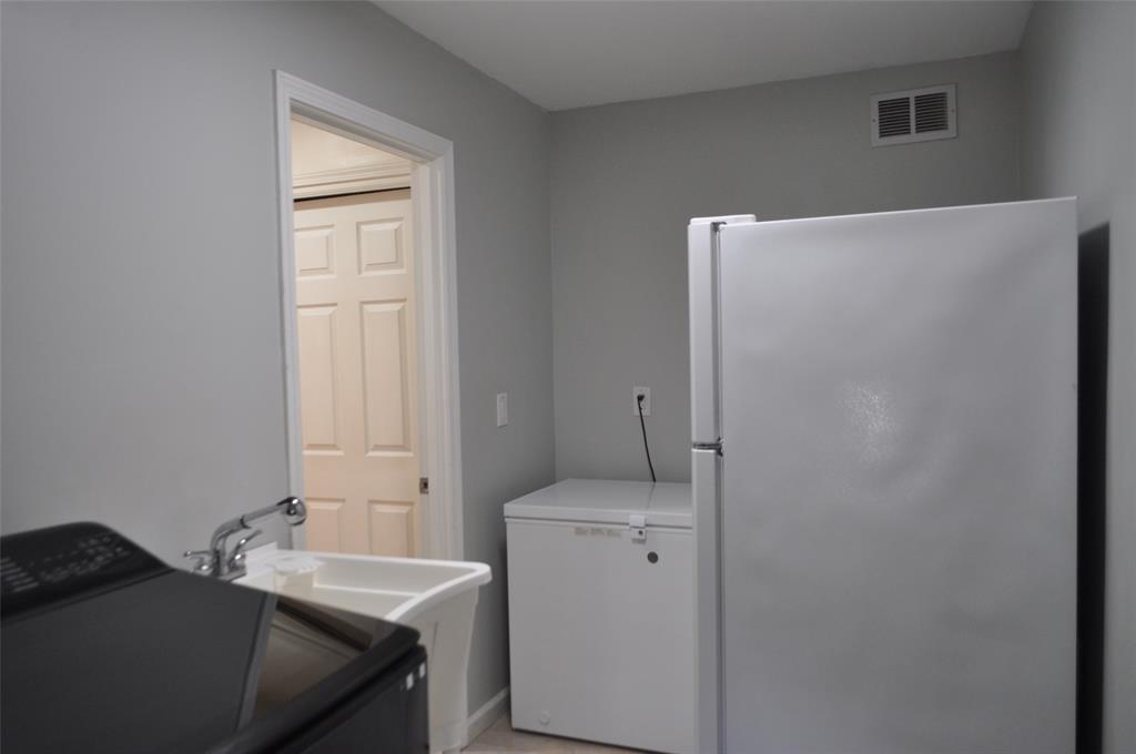 Poughquag, New York, 12570, United States, 3 Bedrooms Bedrooms, ,3 BathroomsBathrooms,Residential,For Sale,1993861