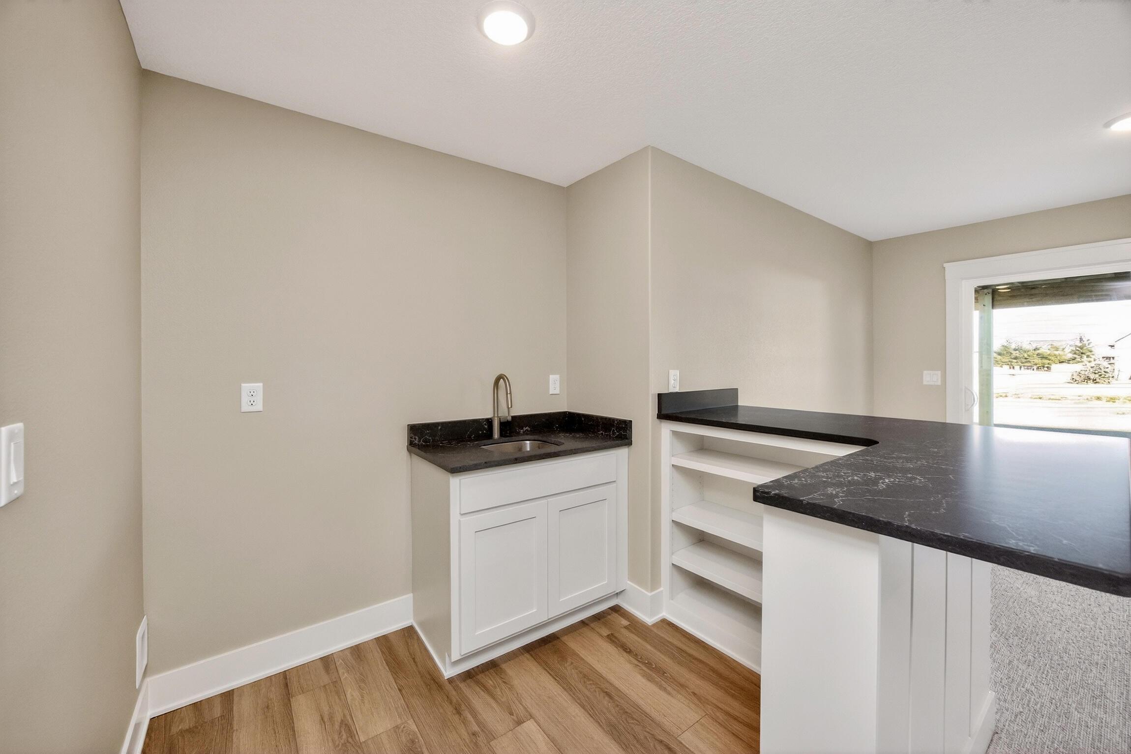 Huxley, Iowa, 50124, United States, 5 Bedrooms Bedrooms, ,3 BathroomsBathrooms,Residential,For Sale,2010428